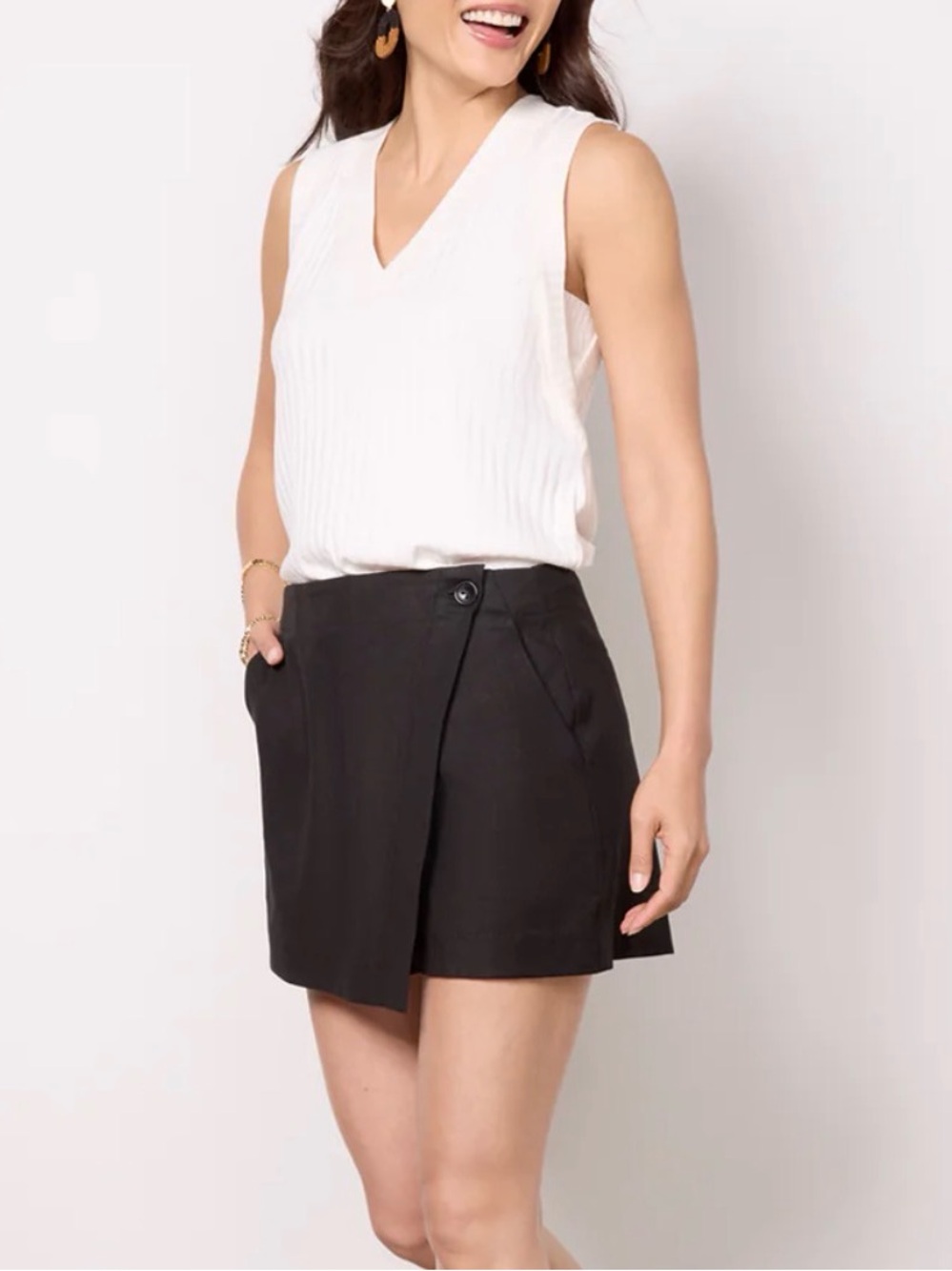Evereve Layla Stretch Linen Short